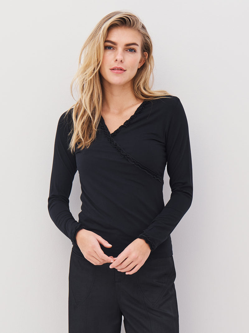 NÜ ADELE slå-om t-shirt Toppe og t-shirts Sort