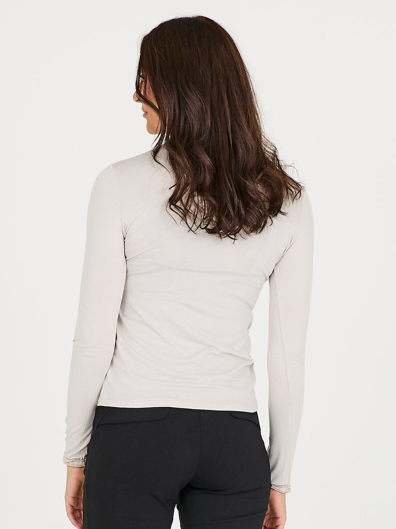 NÜ ADELE turtleneck t-shirt Toppe og t-shirts 112 Bone