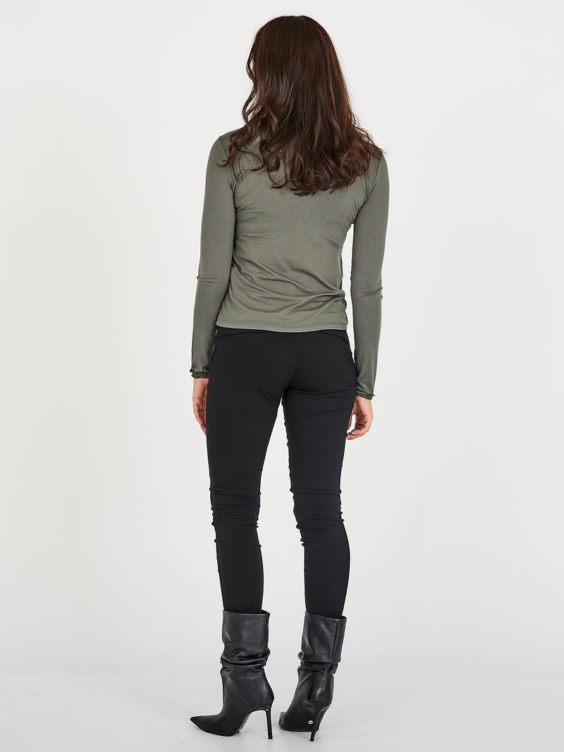 NÜ ADELE turtleneck t-shirt Toppe og t-shirts Army