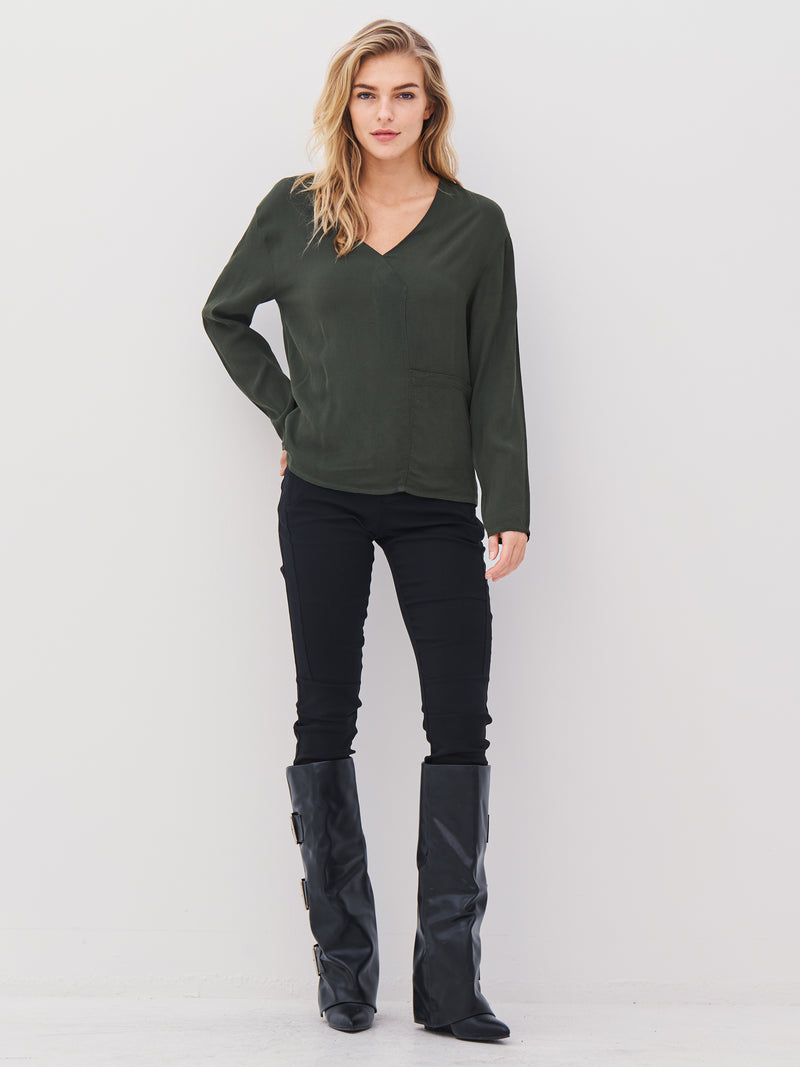 NÜ ANNI V-hals bluse Bluser 385 Dark Green