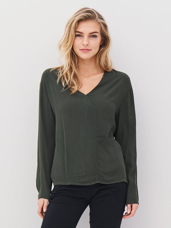 NÜ ANNI V-hals bluse Bluser 385 Dark Green