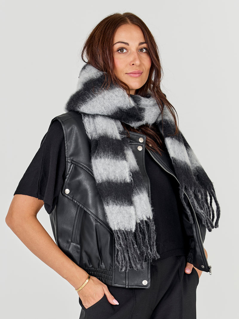 NÜ Aya Tørklæde Stribe Accessories Sort mix