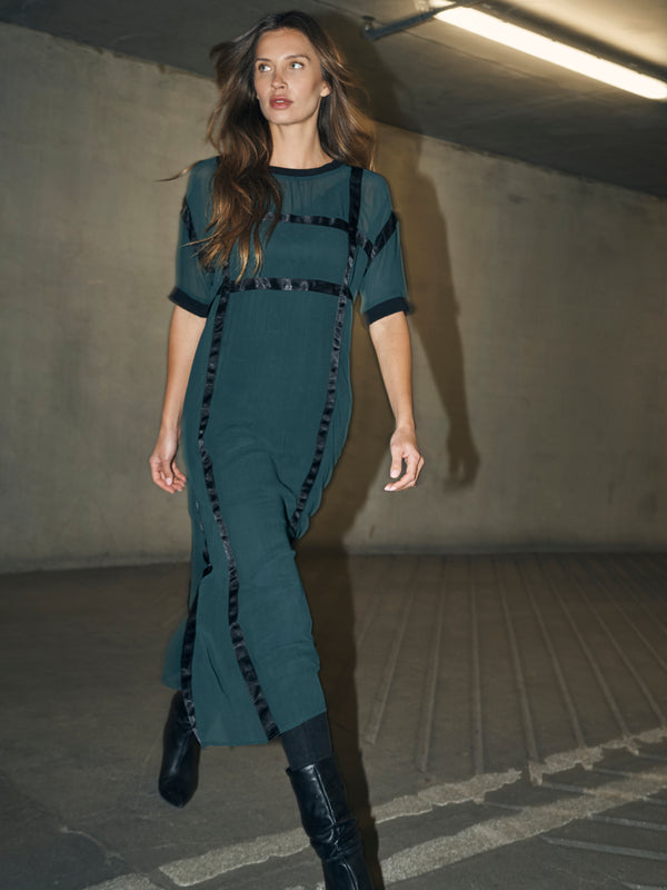 NÜ BILLIE kjole Kjoler 355 Petrol green mix