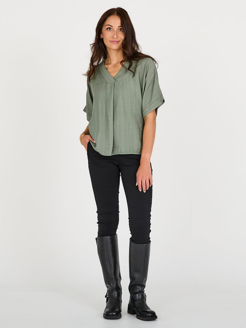 NÜ CINDA blouse Toppe og t-shirts Army