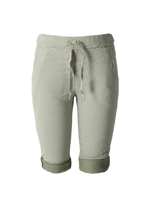 NÜ Uta Capri Shorts Shorts Army