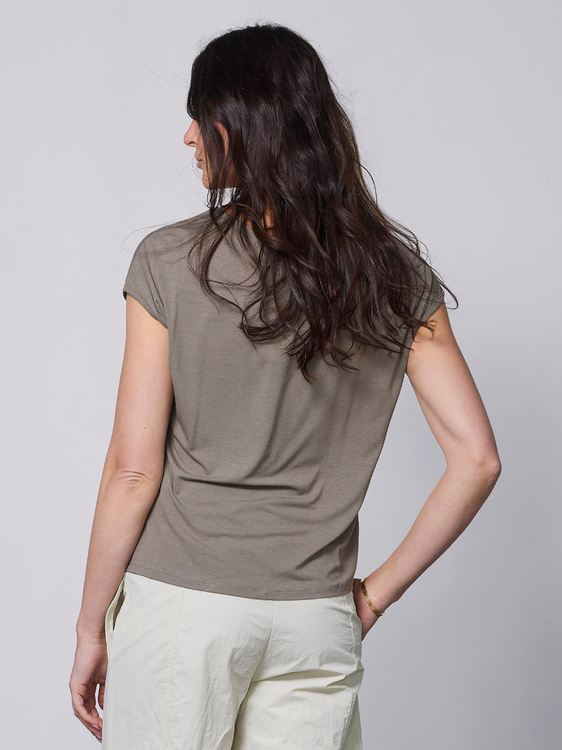 NÜ YASMI v-hals t-shirt Toppe og t-shirts 230 Mud
