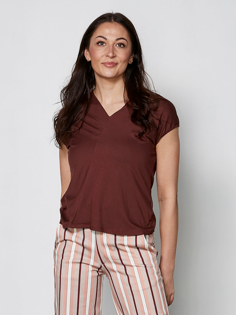NÜ YASMI v-hals t-shirt Toppe og t-shirts 685 Berry red