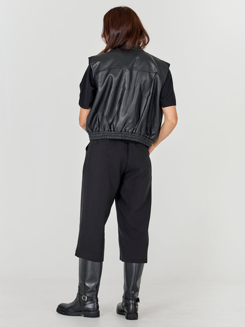 NÜ YETTE vest Veste Sort