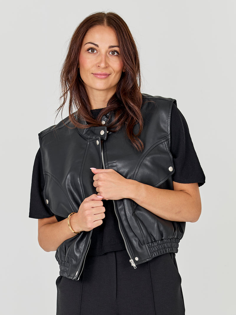 NÜ YETTE vest Veste Sort